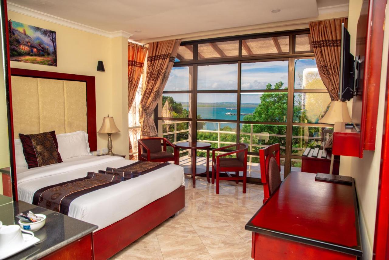 Nyumbani Hotel And Resorts 坦噶 外观 照片